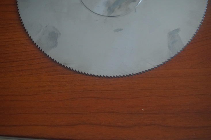 正確的引導客戶根據自身材料選著切割鋸片