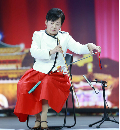 “一彎鋸片、一把拉弓”化身為不可思議的神奇樂(lè)器“鋸琴”