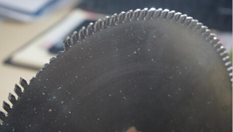 切鋁鋸片為什么會(huì)掉齒、碎齒，區(qū)別是什么？
