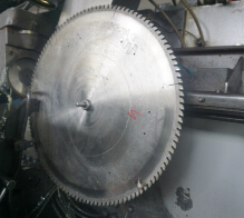 是什么原因導致用戶來來回回老是換鋁鋸片？