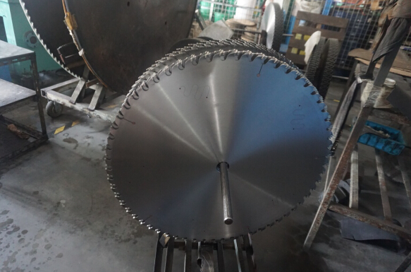 光伏行業不景氣，可豐金銳切鋁鋸片還是入了他的眼