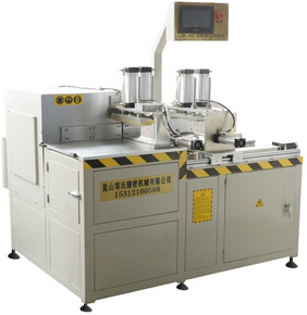 鋁合金鋸片裝配切鋁機