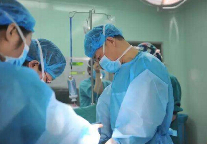 爭分奪秒的醫護