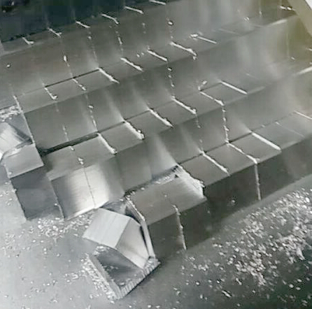 鋁合金鋸片毛刺