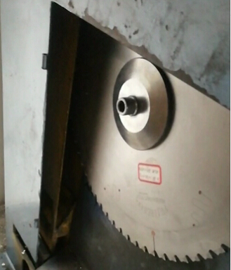 切鋁設備上配的鋸片