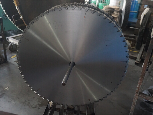 大規(guī)格鋸片
