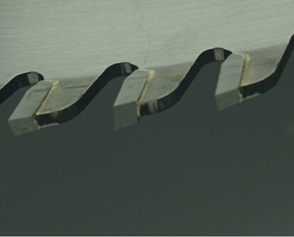 左右齒合金圓鋸片可以切鋁或切鐵嗎？