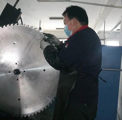 什么是合金鋸片翻新？對鋸片做哪些處理？